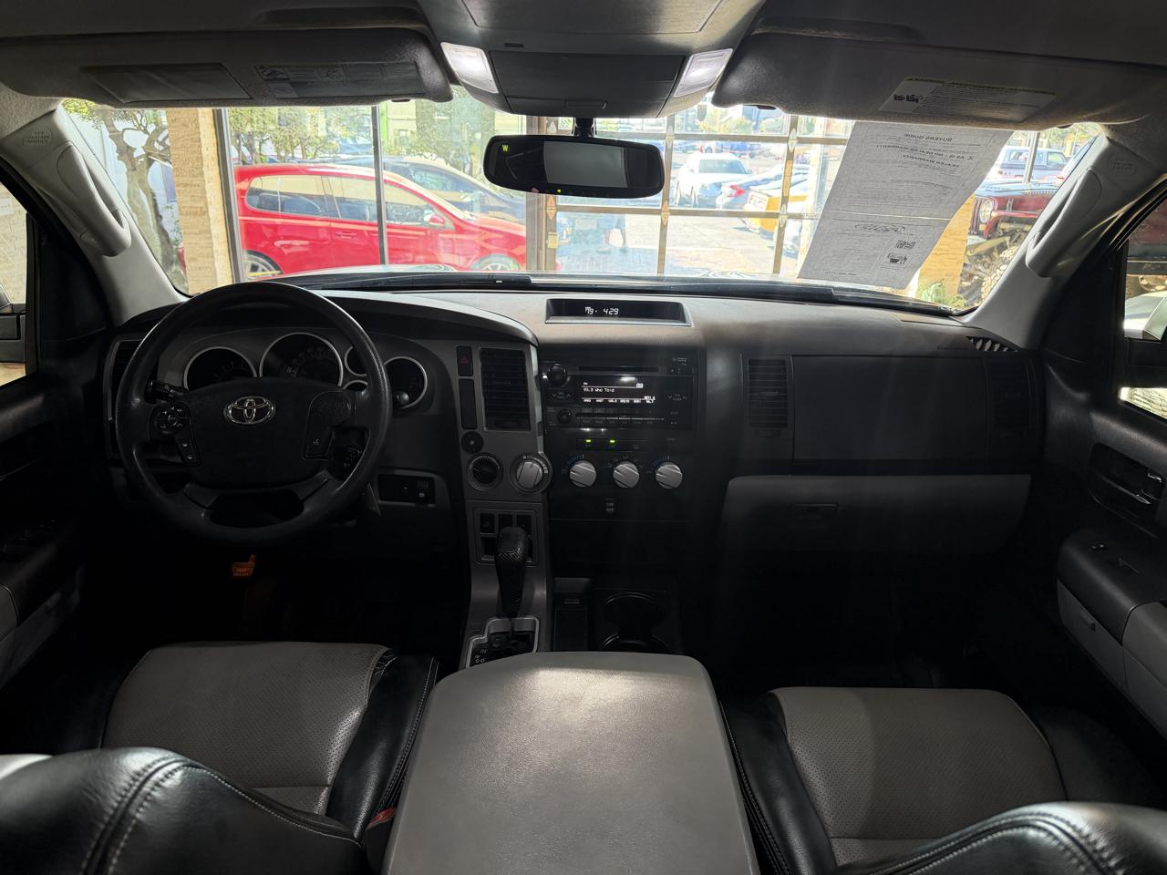 Toyota Tundra 4WD Truck CrewMax 5.7L FFV V8 6-Spd AT (Natl) 2011