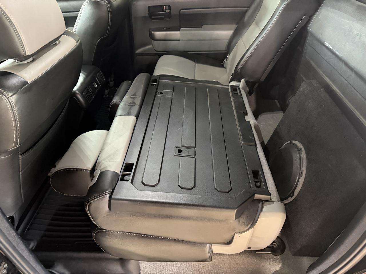 Toyota Tundra 4WD Truck CrewMax 5.7L FFV V8 6-Spd AT (Natl) 2011