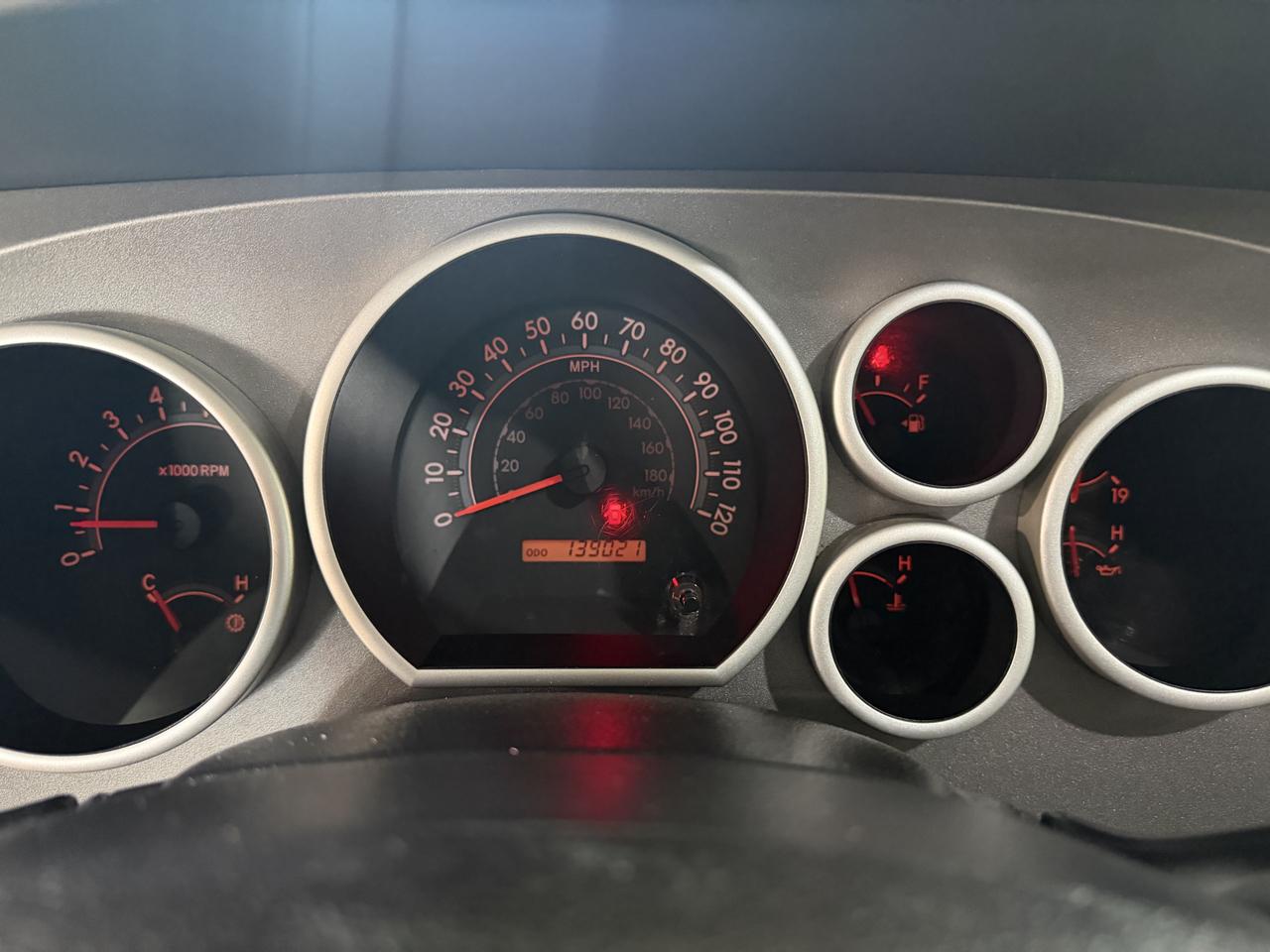 Toyota Tundra 4WD Truck CrewMax 5.7L FFV V8 6-Spd AT (Natl) 2011