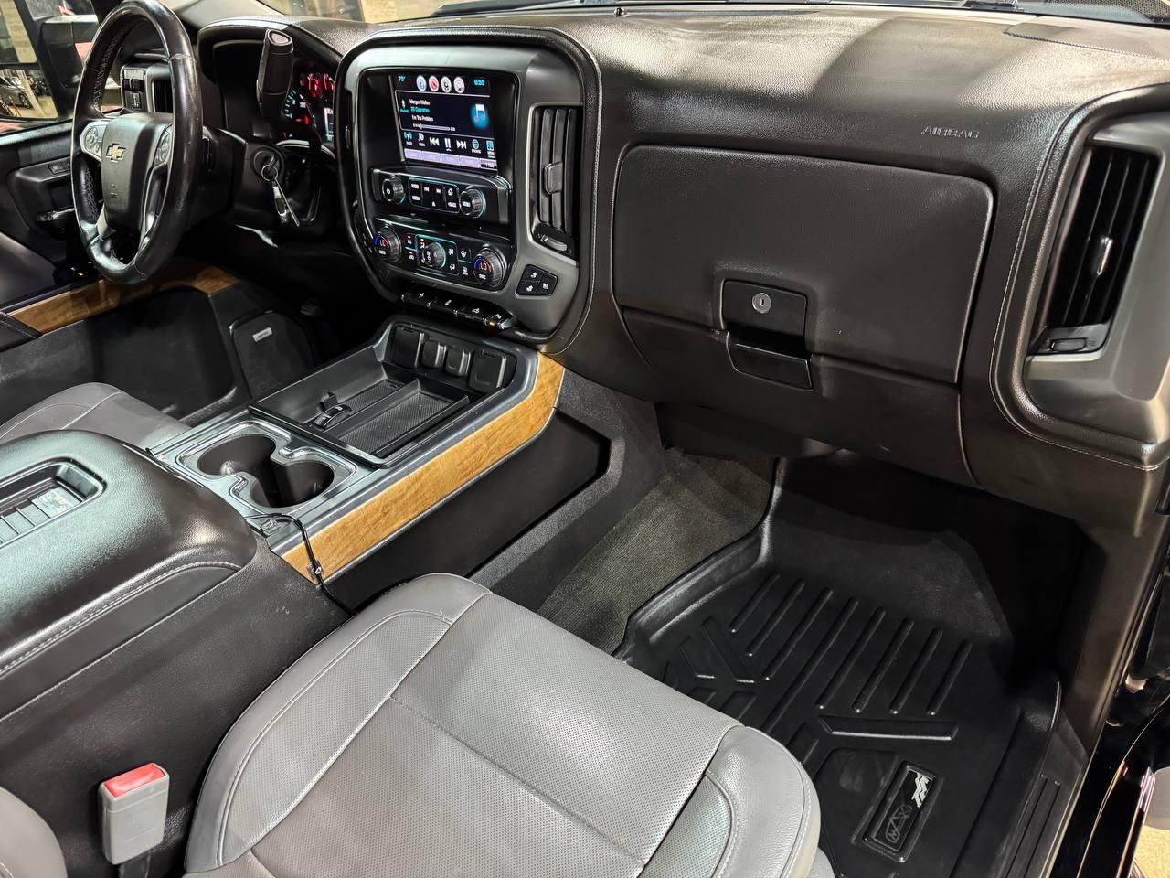 Chevrolet Silverado 1500 4WD Crew Cab 143.5" LTZ w/1LZ 2017