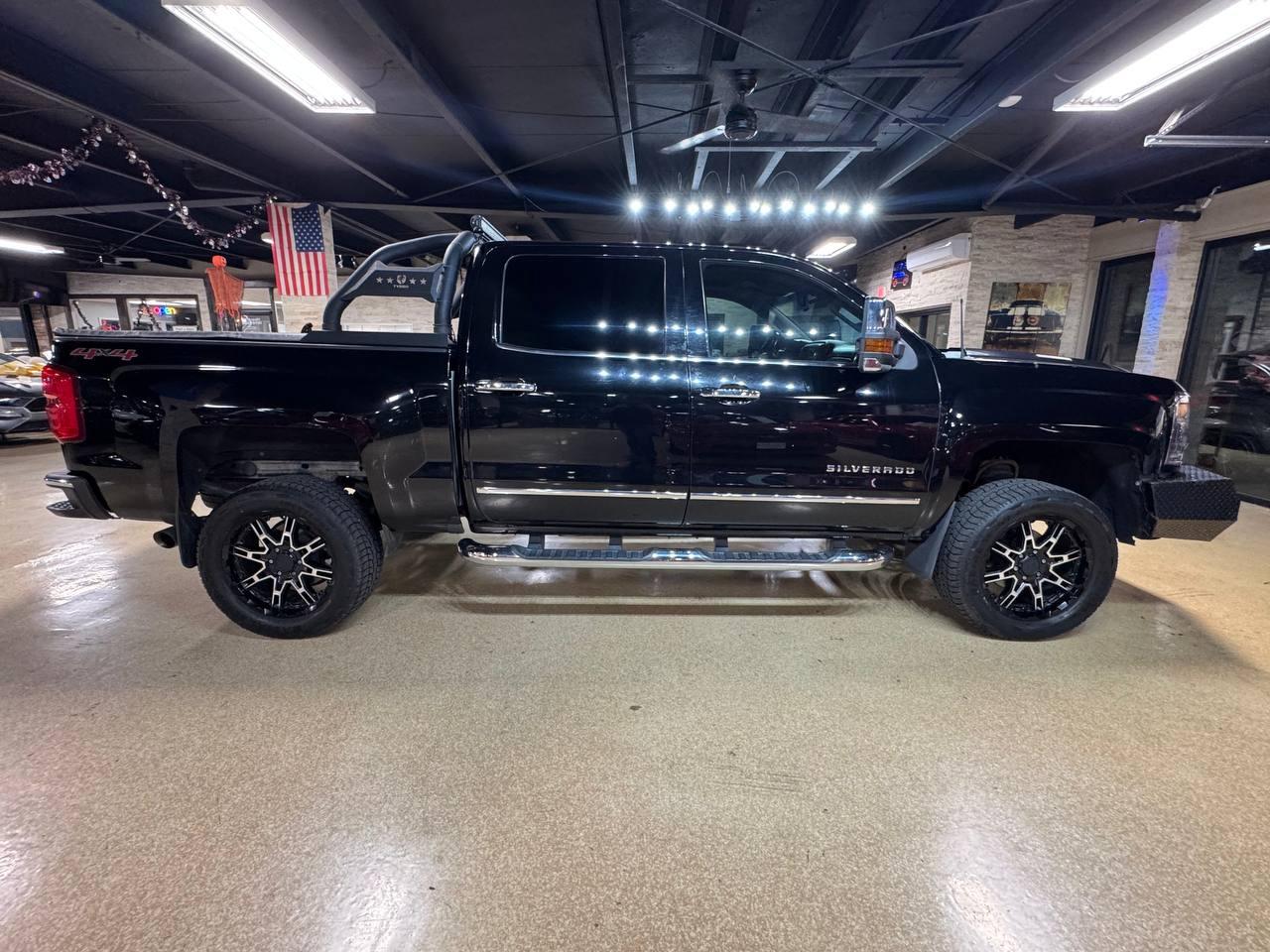 Chevrolet Silverado 1500 4WD Crew Cab 143.5" LTZ w/1LZ 2017