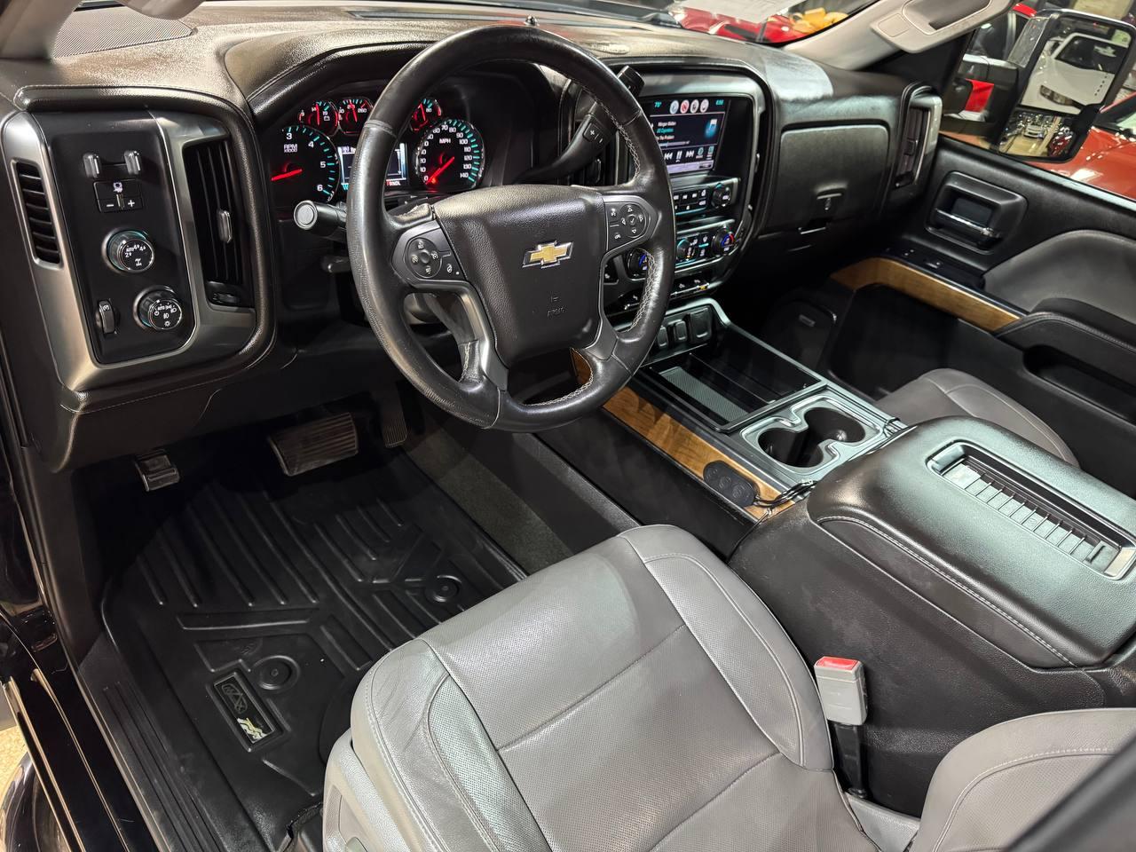 Chevrolet Silverado 1500 4WD Crew Cab 143.5" LTZ w/1LZ 2017