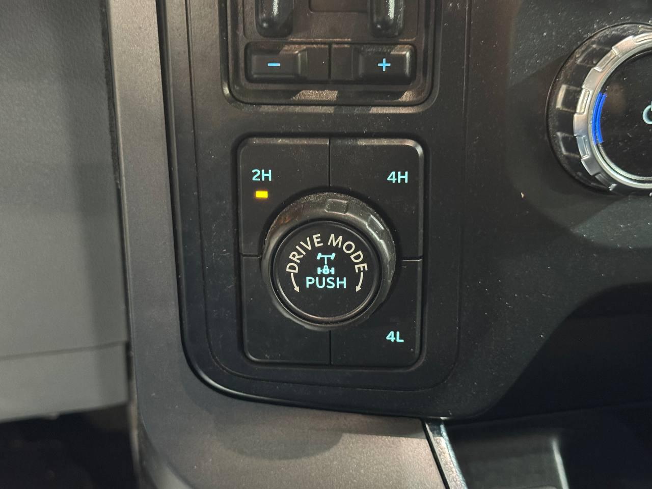 Ford F-150 XL 4WD SuperCrew 5.5' Box 2022