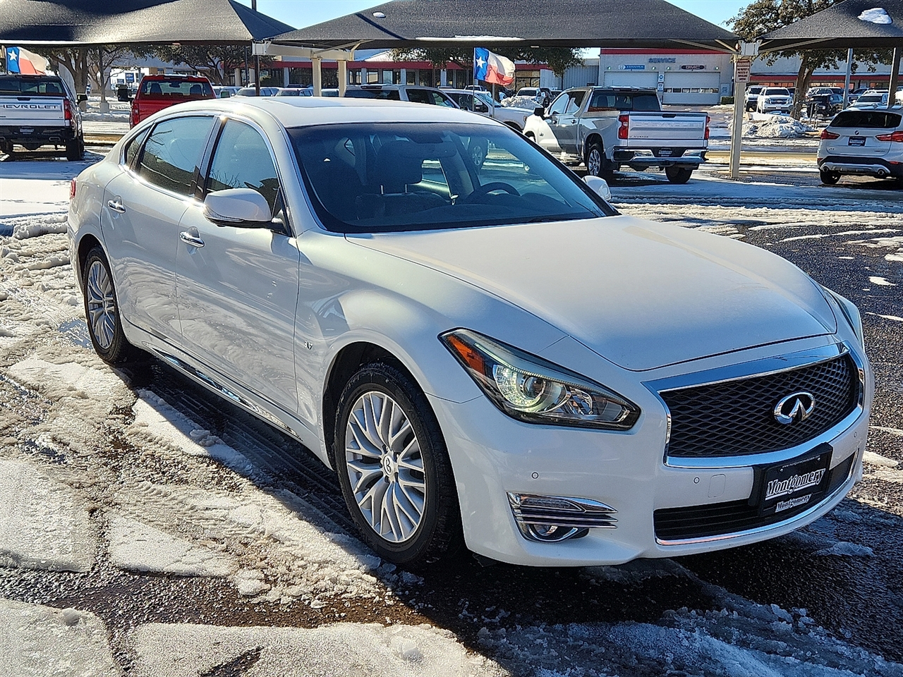 Infiniti Q70  2015