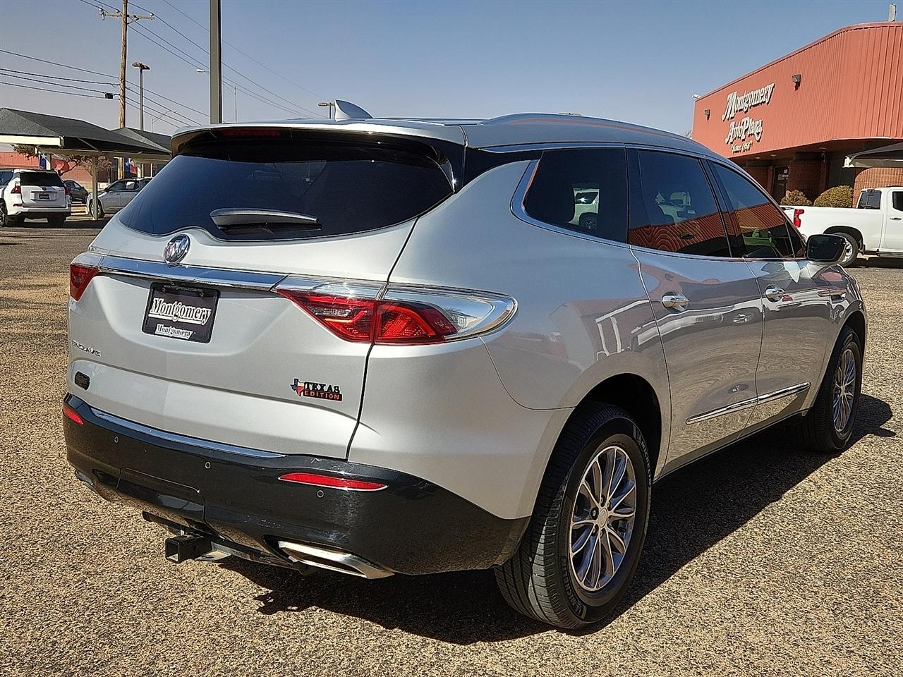 Buick Enclave  2022