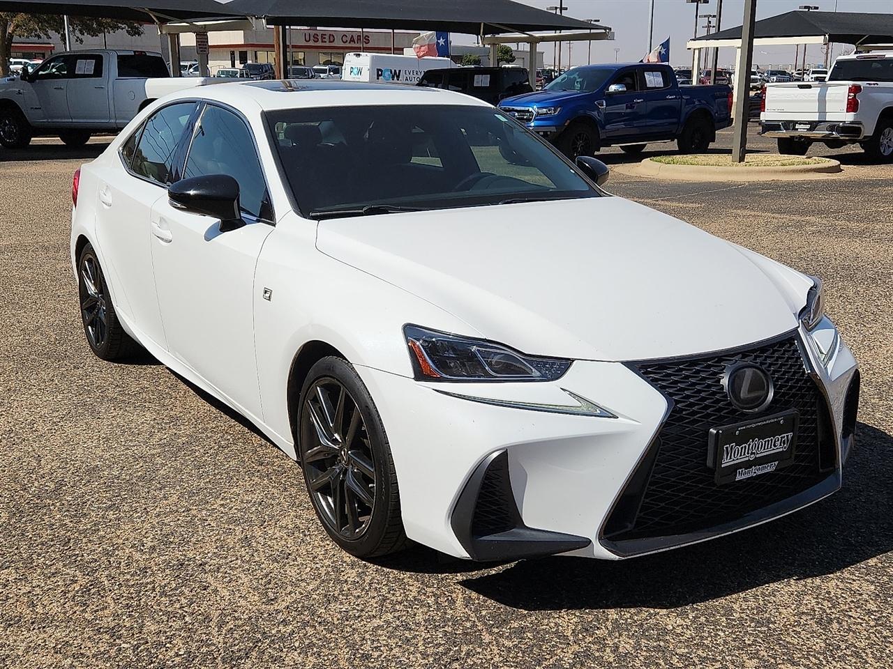 Lexus IS  2020