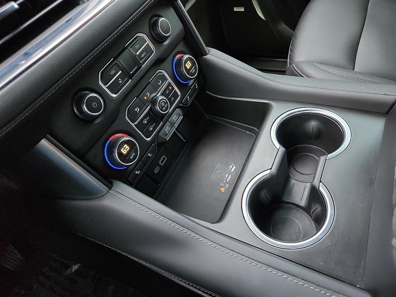 Chevrolet Suburban  2024