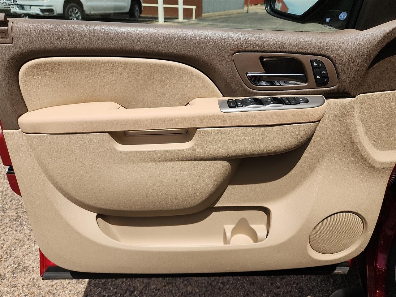 Chevrolet Tahoe  2012