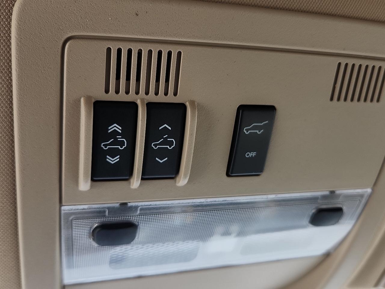 Chevrolet Tahoe  2012