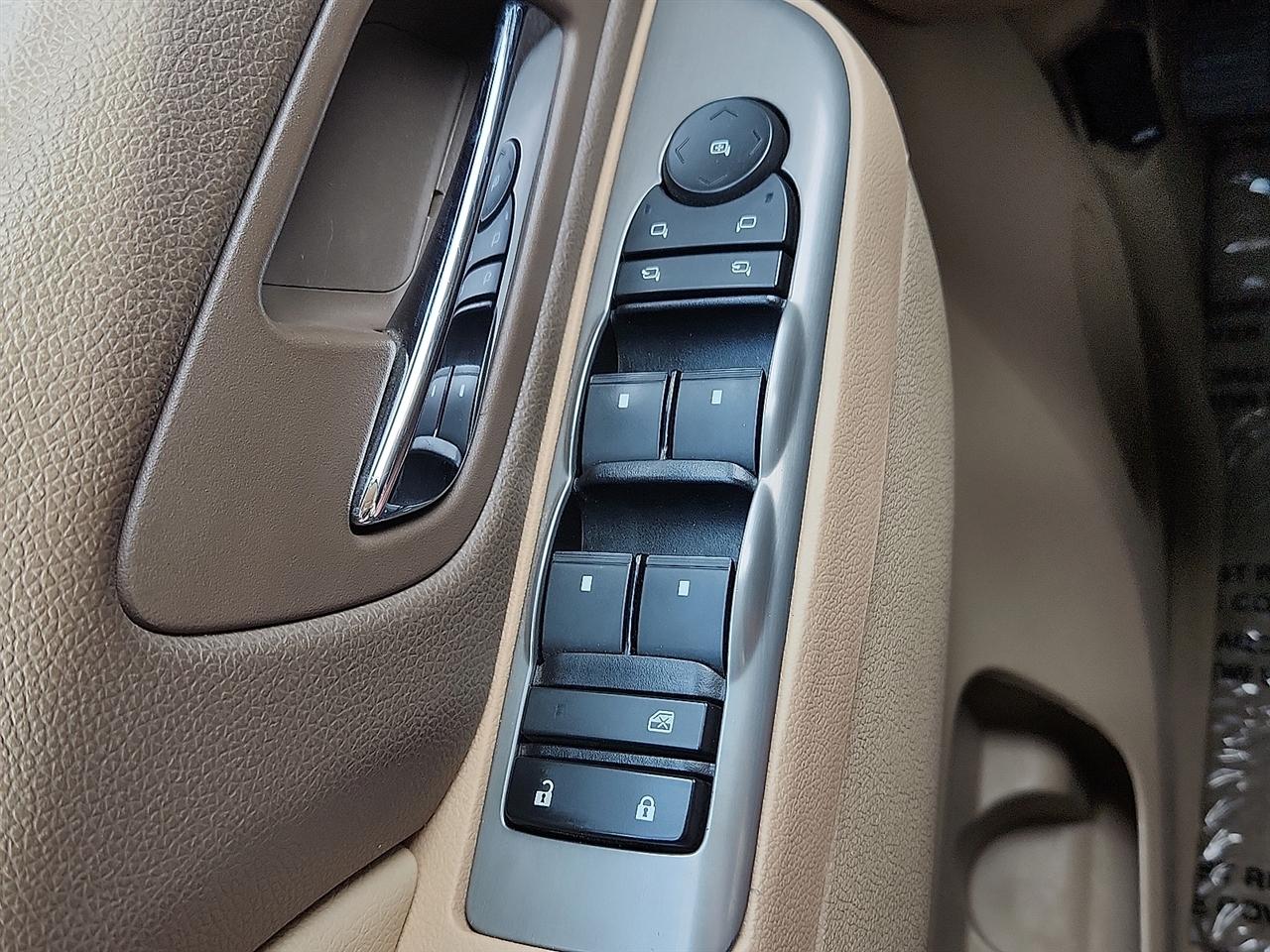 Chevrolet Tahoe  2012