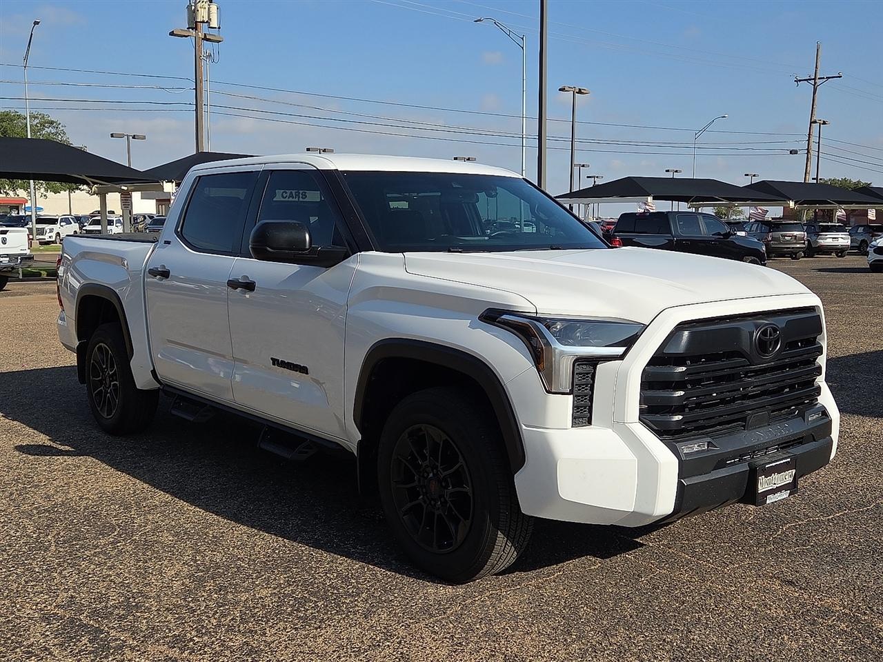 Toyota Tundra SR5 2025