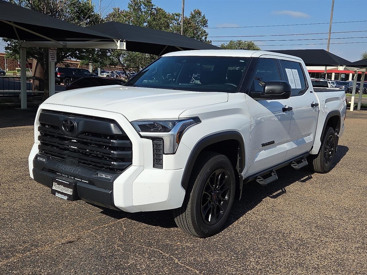 Toyota Tundra SR5 2025