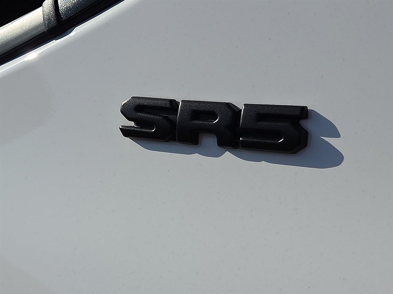 Toyota Tundra SR5 2025