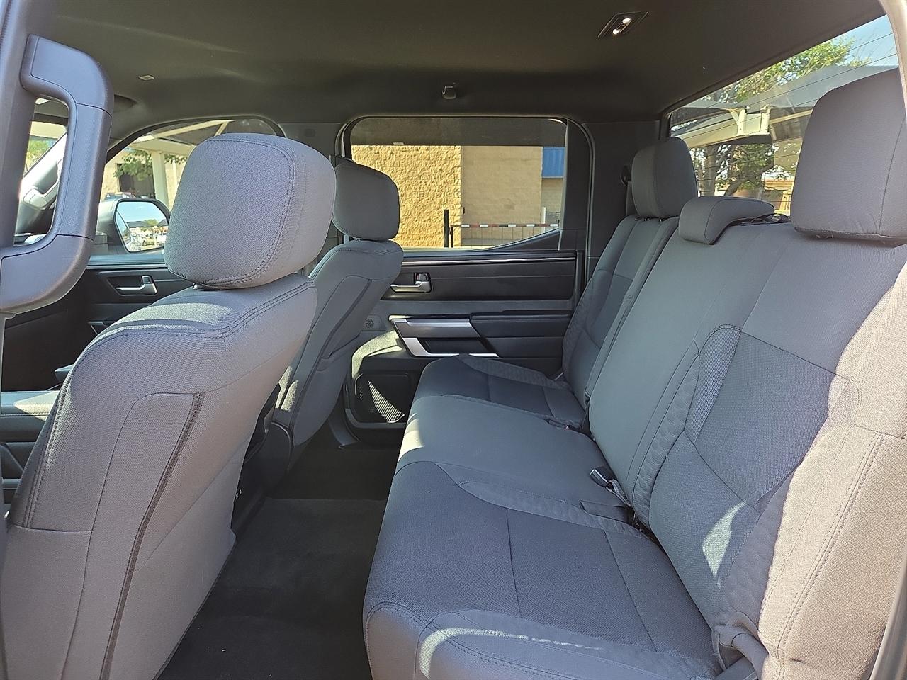 Toyota Tundra SR5 2025
