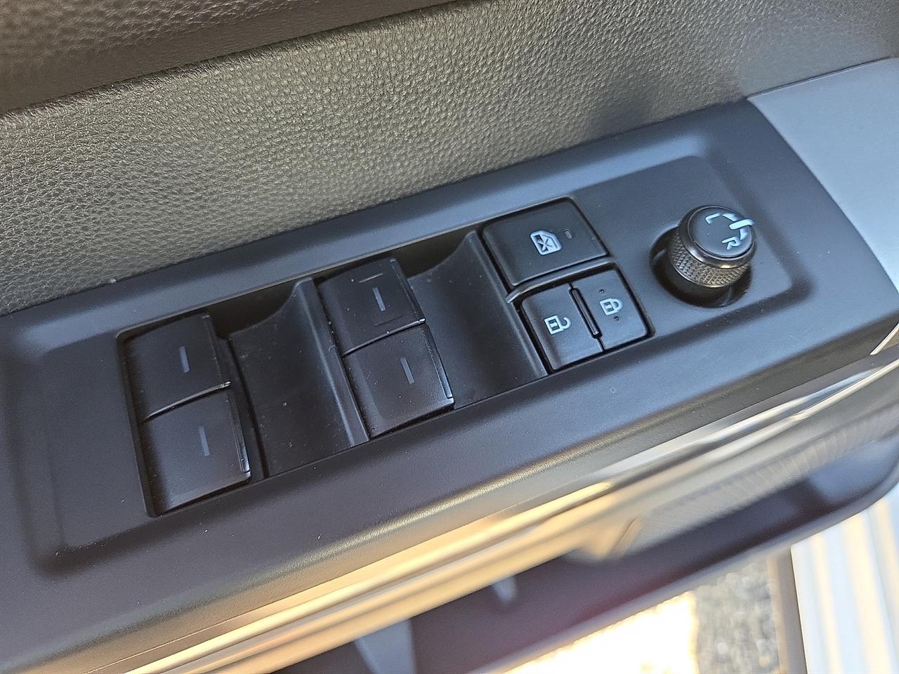 Toyota Tundra SR5 2025