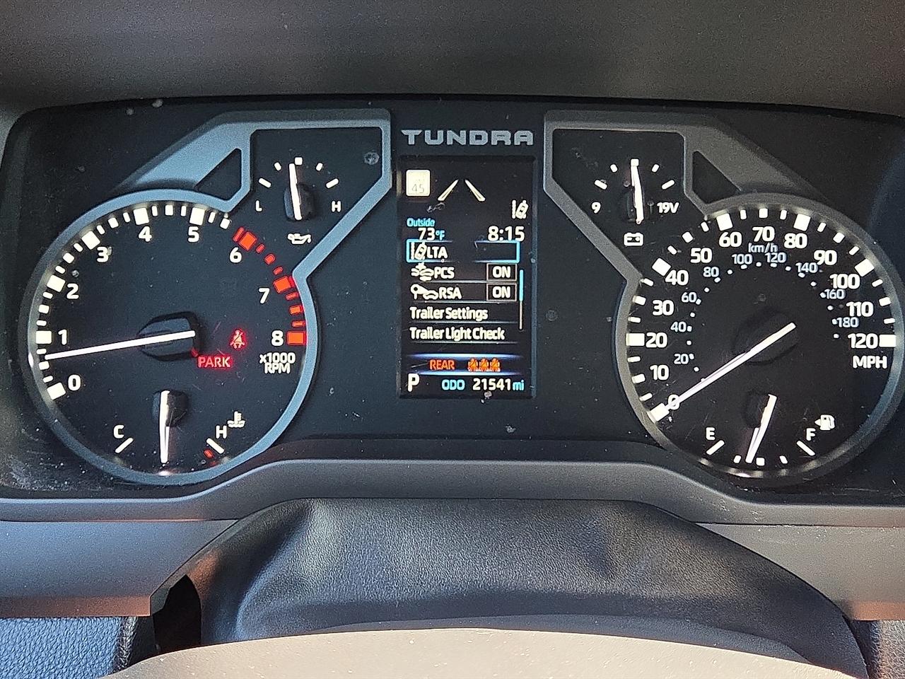 Toyota Tundra SR5 2025