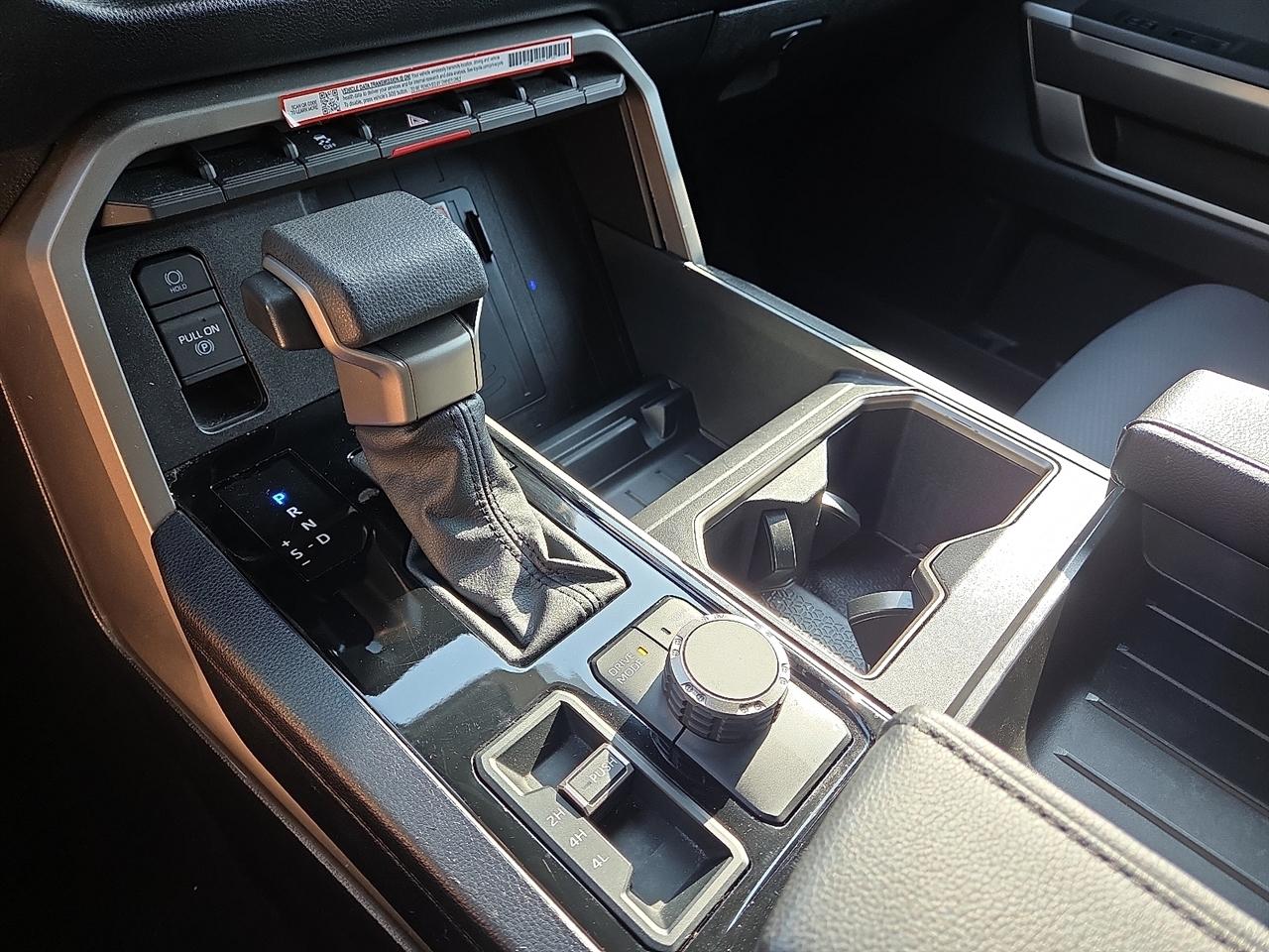 Toyota Tundra SR5 2025