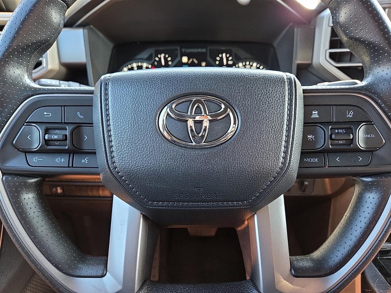 Toyota Tundra SR5 2025