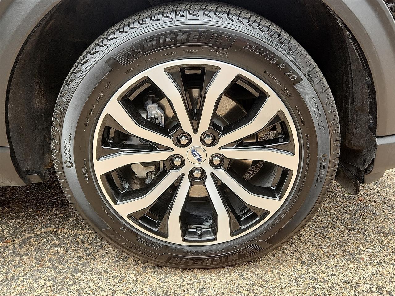 Ford Explorer  2025