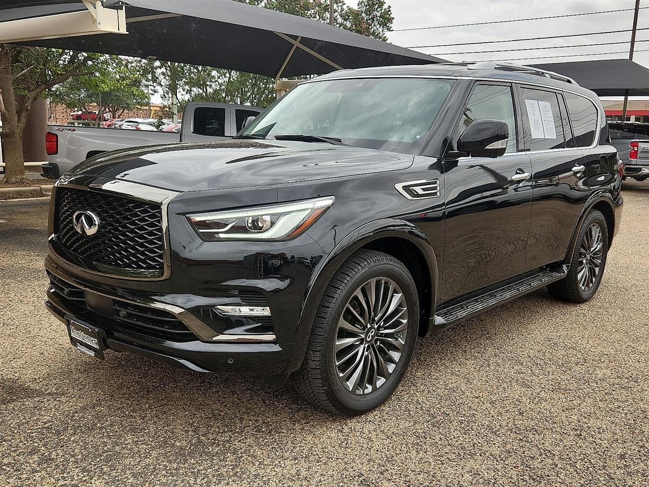 Infiniti QX80  2022