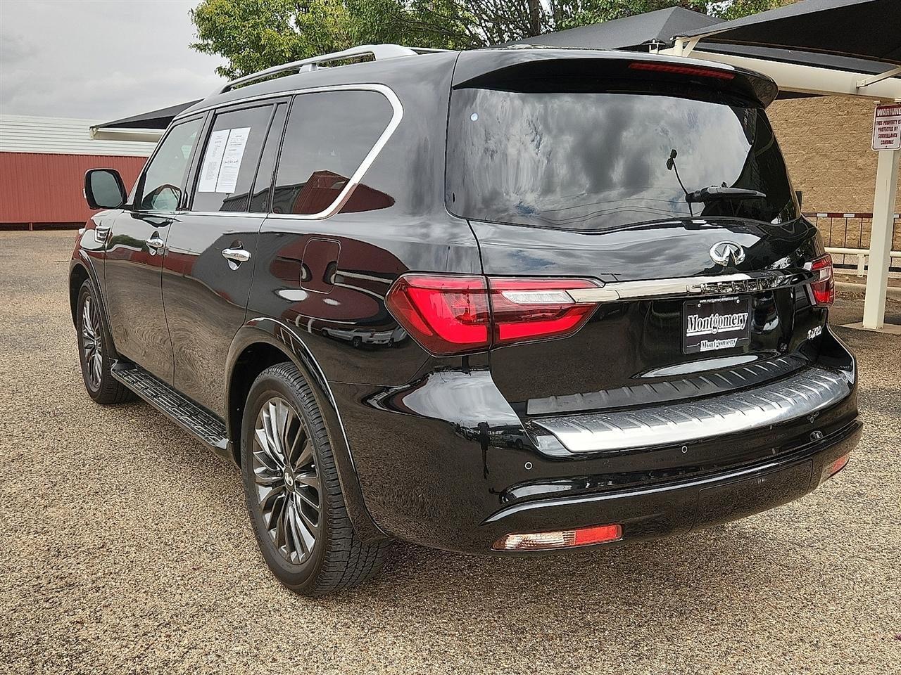 Infiniti QX80  2022