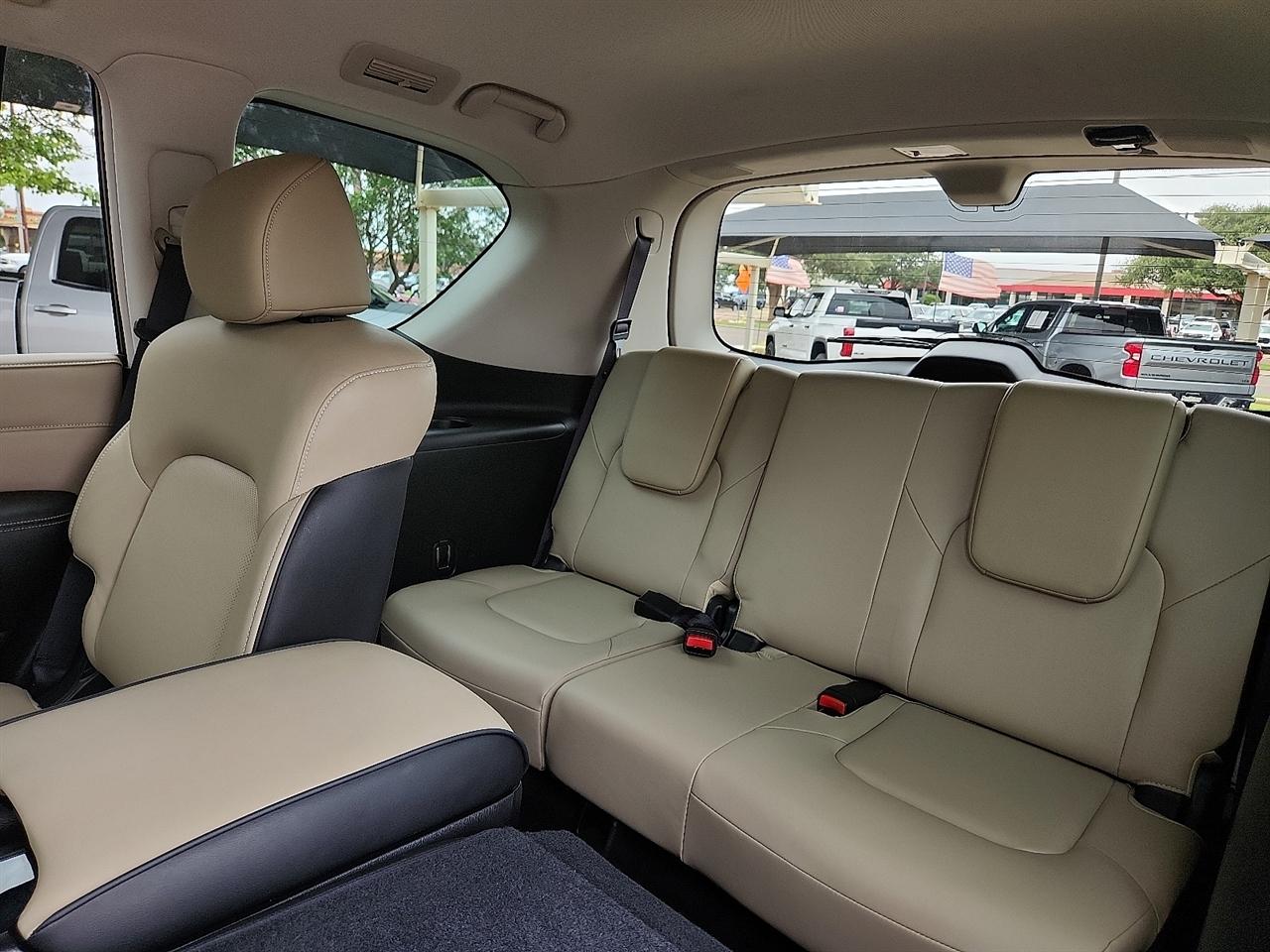 Infiniti QX80  2022