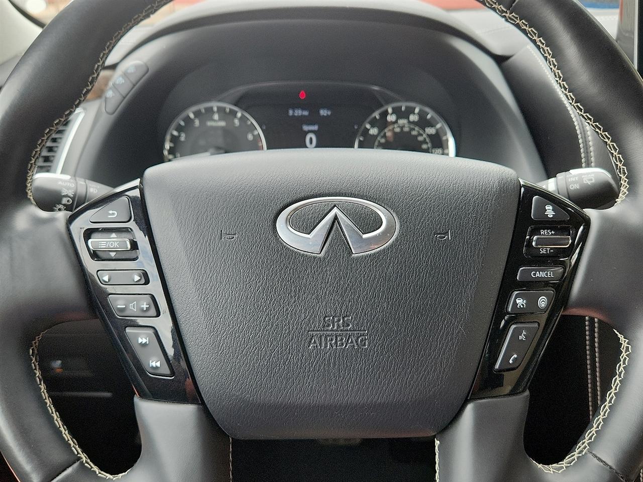 Infiniti QX80  2022