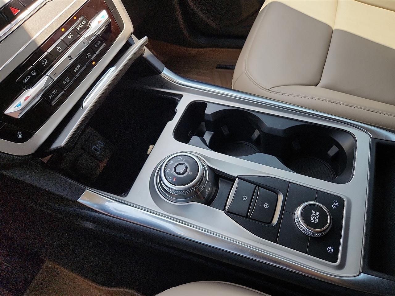 Ford Explorer XLT 2022