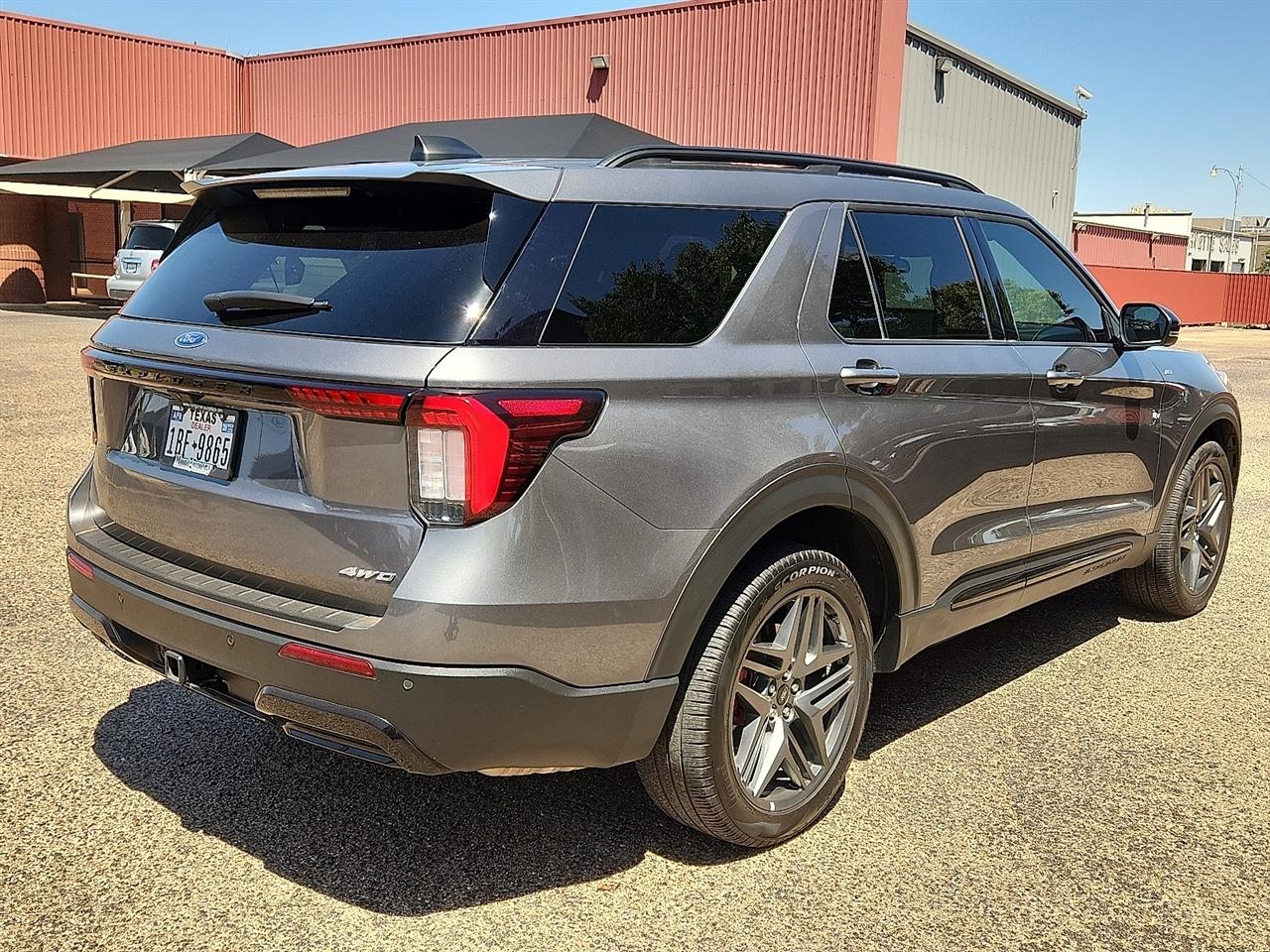 Ford Explorer  2025