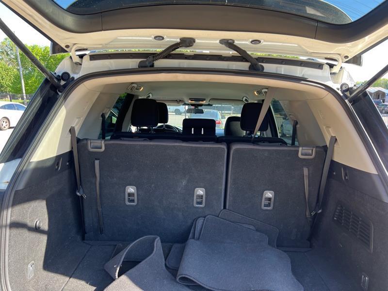 Nissan Pathfinder SV 2022