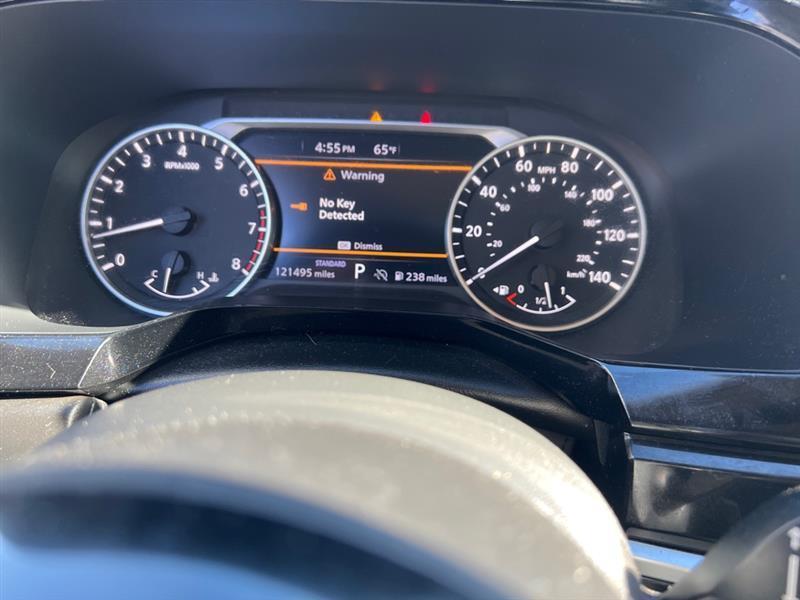 Nissan Pathfinder SV 2022