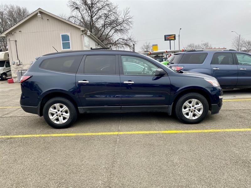 Chevrolet Traverse LS FWD w/PDC 2015