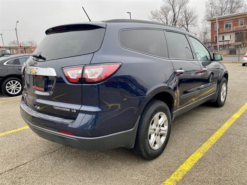 Chevrolet Traverse LS FWD w/PDC 2015
