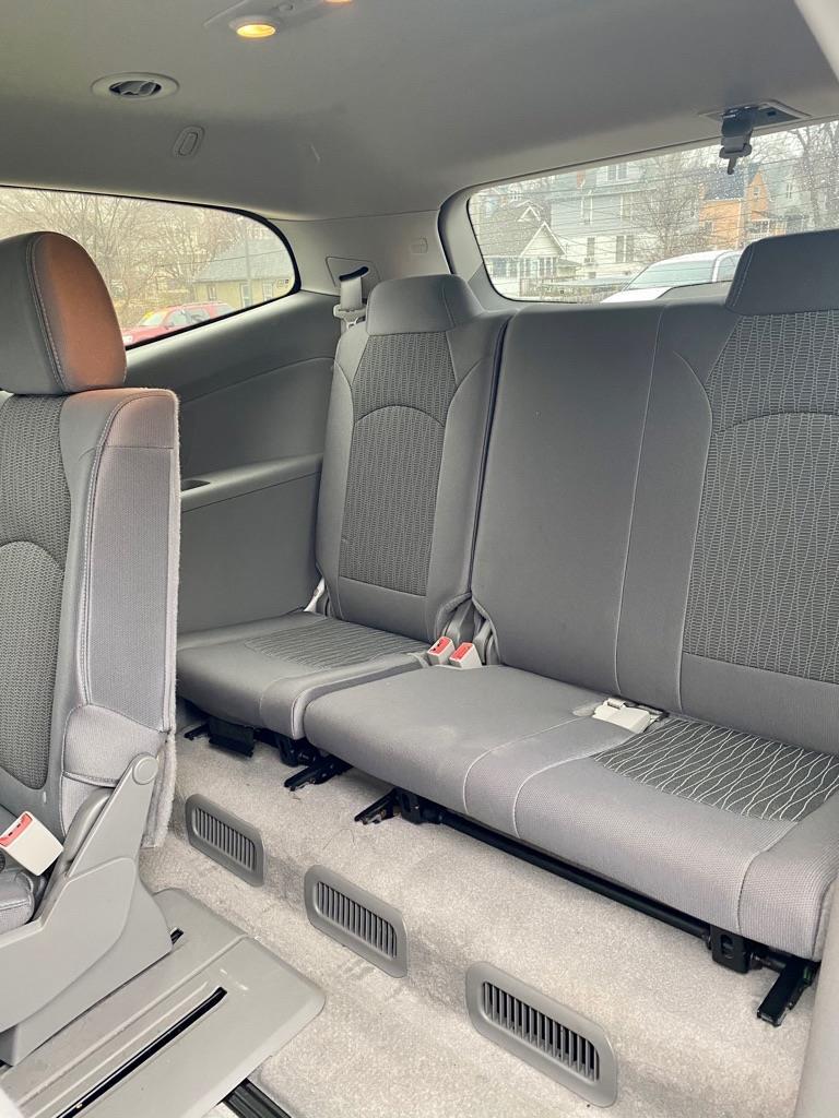 Chevrolet Traverse LS FWD w/PDC 2015