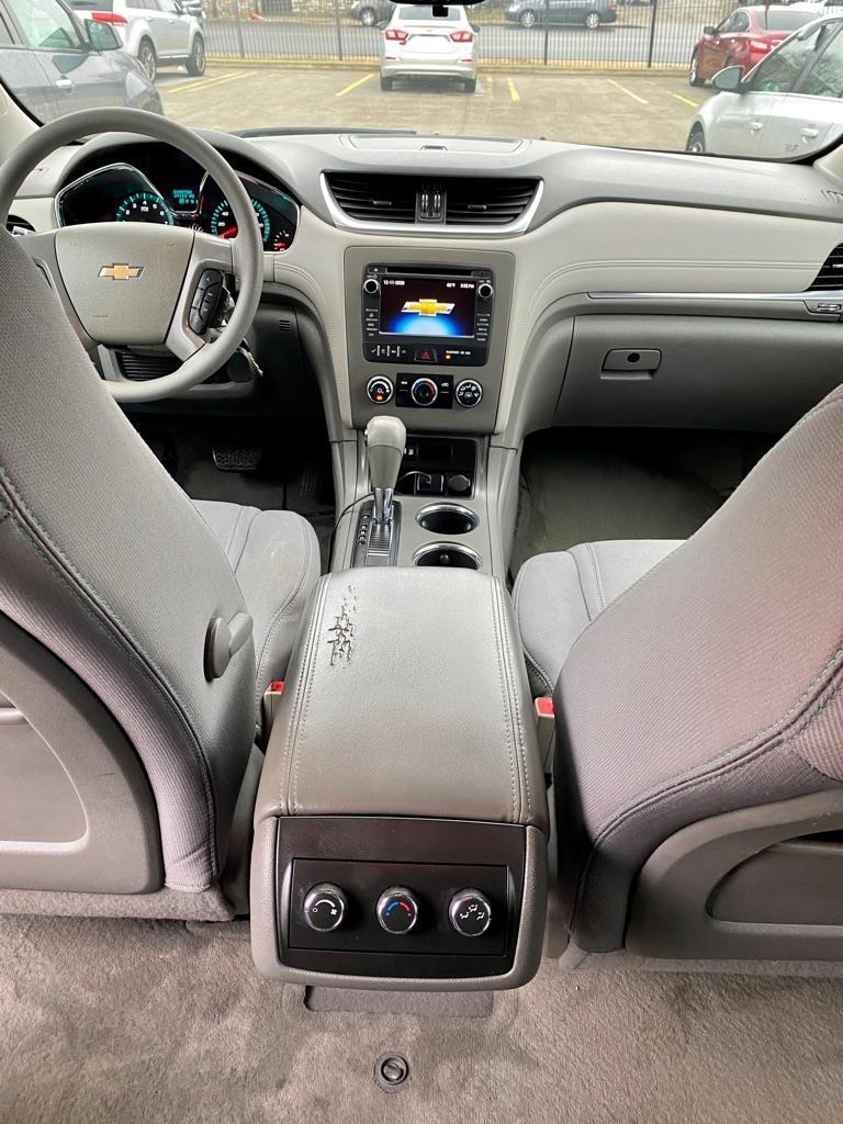Chevrolet Traverse LS FWD w/PDC 2015