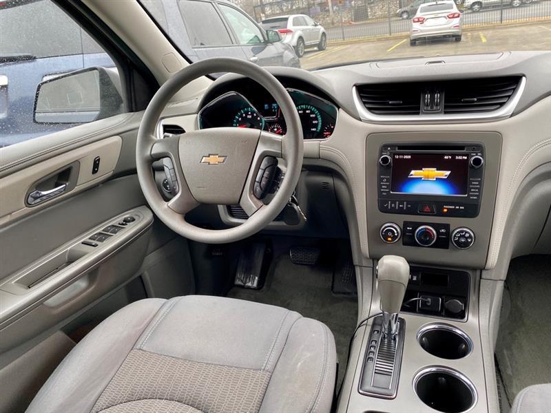 Chevrolet Traverse LS FWD w/PDC 2015