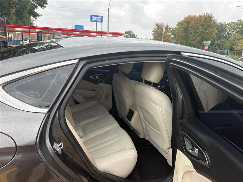 Chrysler 200 Limited 2015