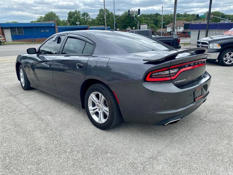 Dodge Charger SE 2015