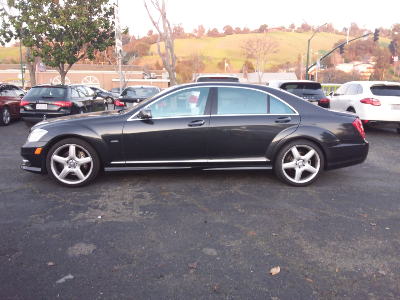 Mercedes-Benz S-Class S550 2012