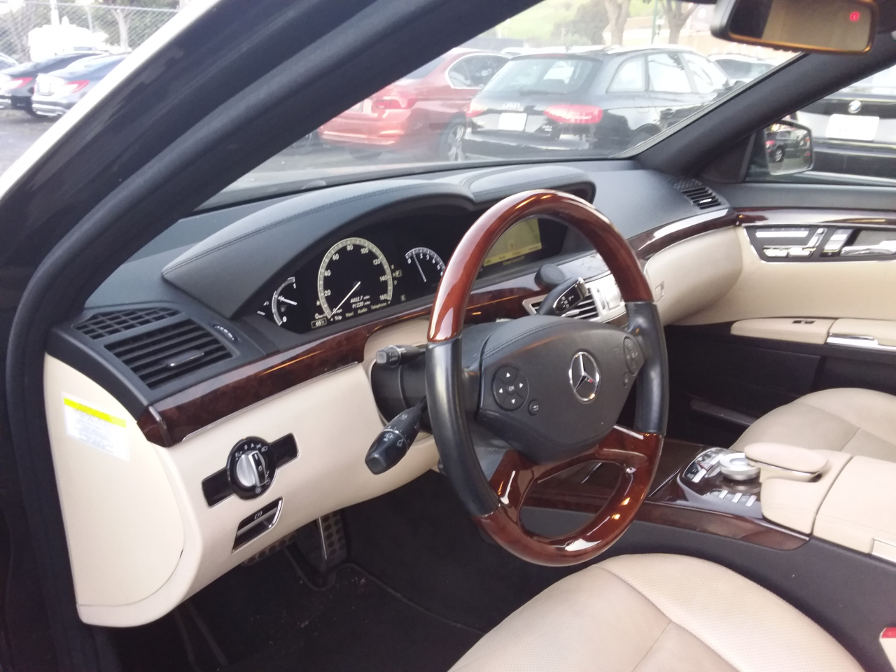 Mercedes-Benz S-Class S550 2012