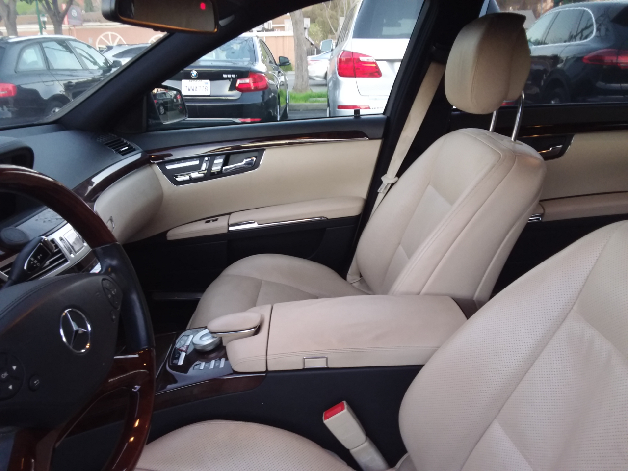 Mercedes-Benz S-Class S550 2012