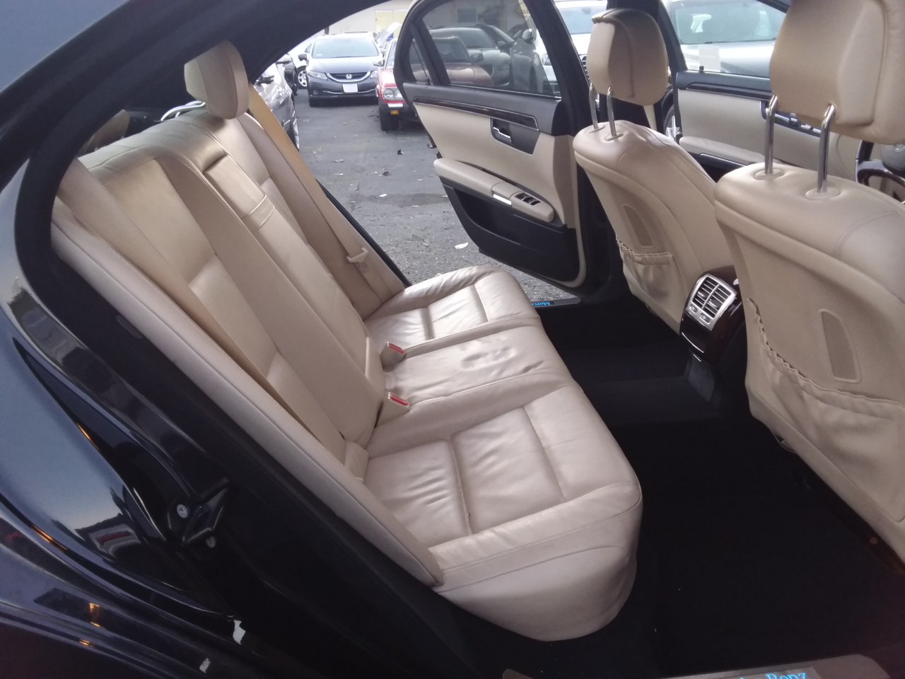 Mercedes-Benz S-Class S550 2012