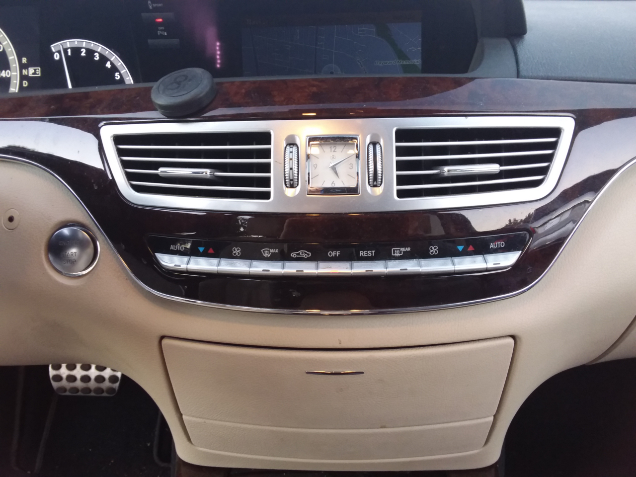 Mercedes-Benz S-Class S550 2012