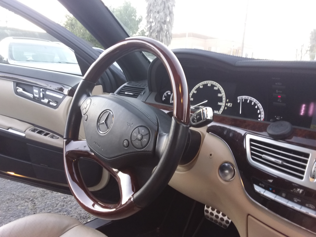Mercedes-Benz S-Class S550 2012