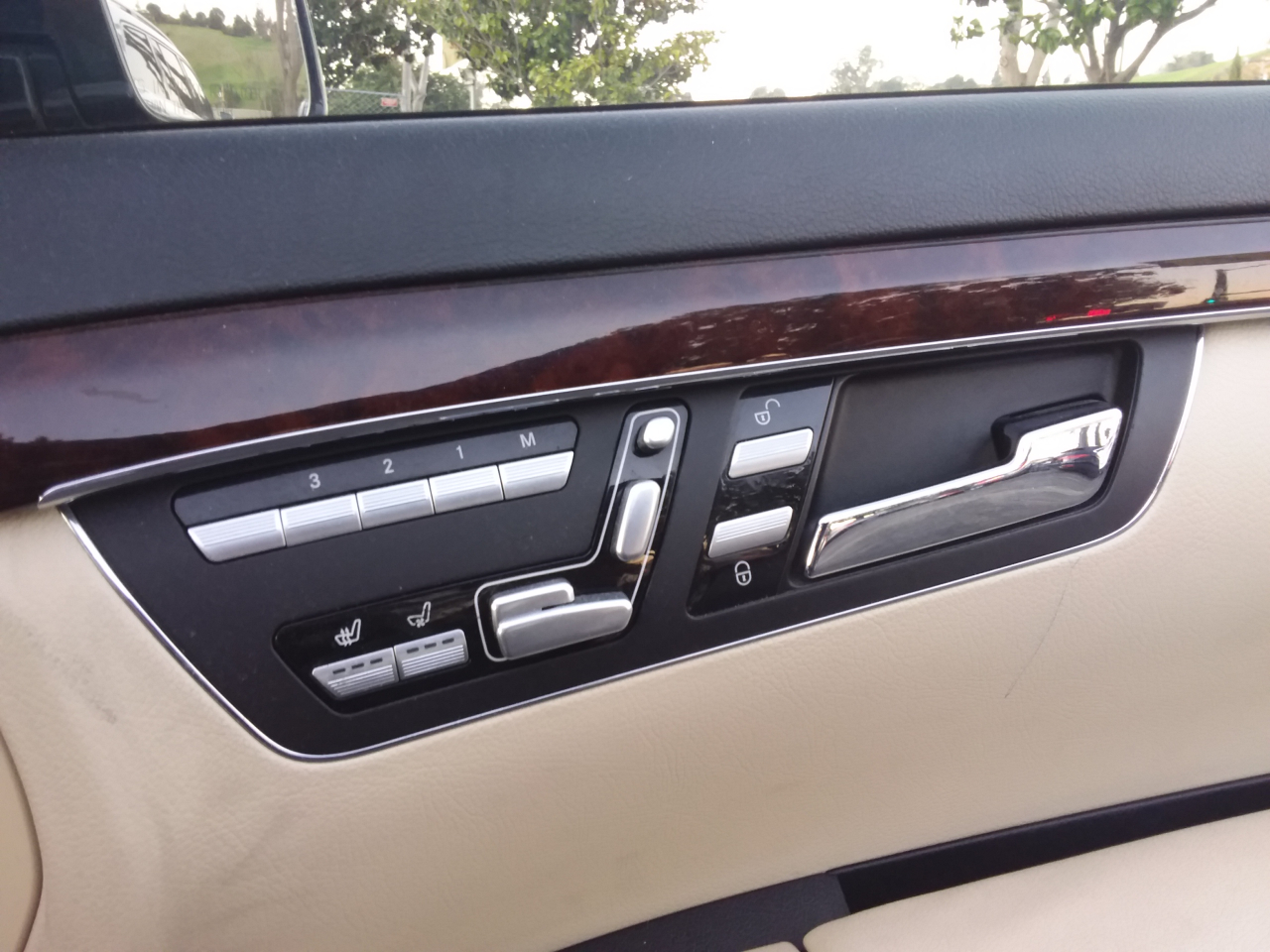 Mercedes-Benz S-Class S550 2012