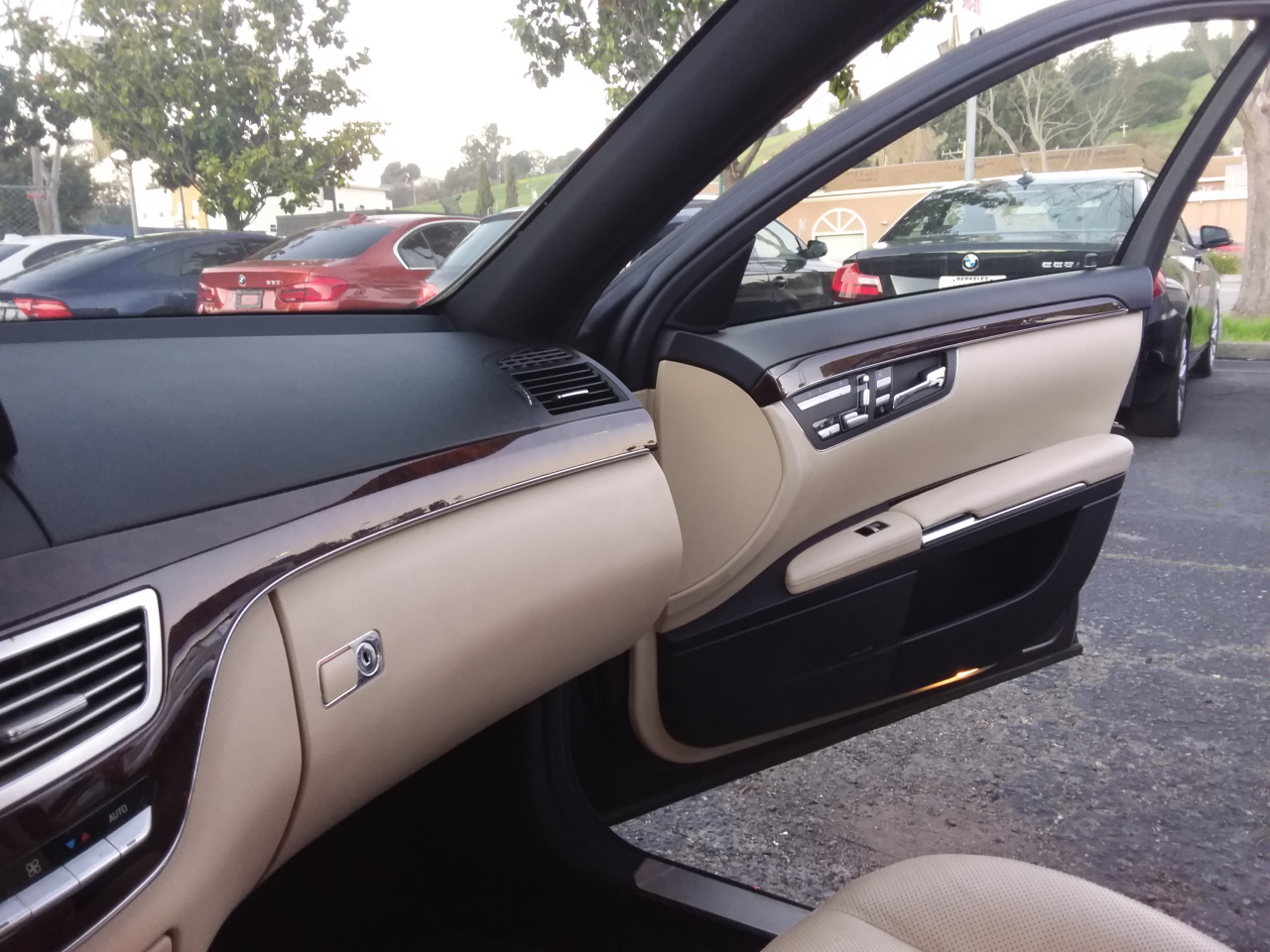 Mercedes-Benz S-Class S550 2012