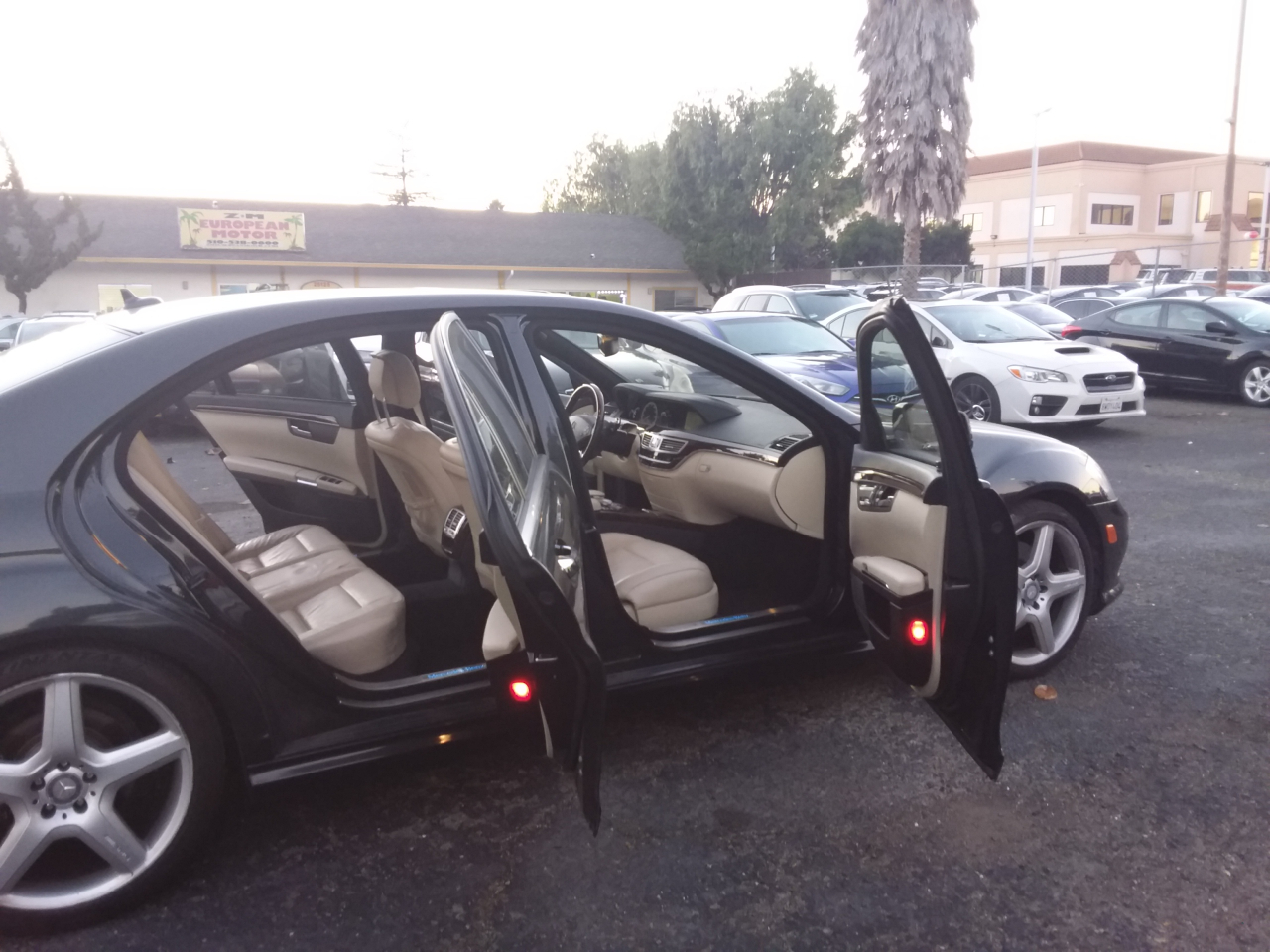 Mercedes-Benz S-Class S550 2012