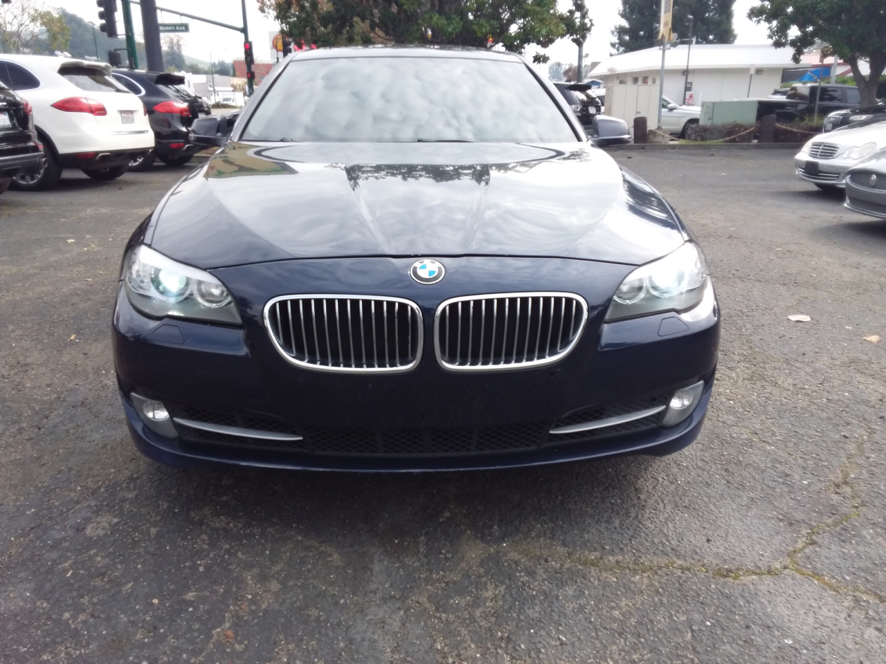 BMW 5-Series 528i xDrive 2013