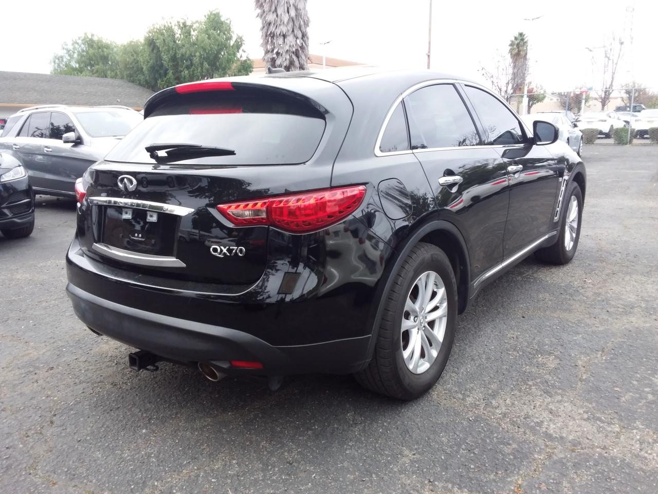 Infiniti QX70 Base AWD 2016