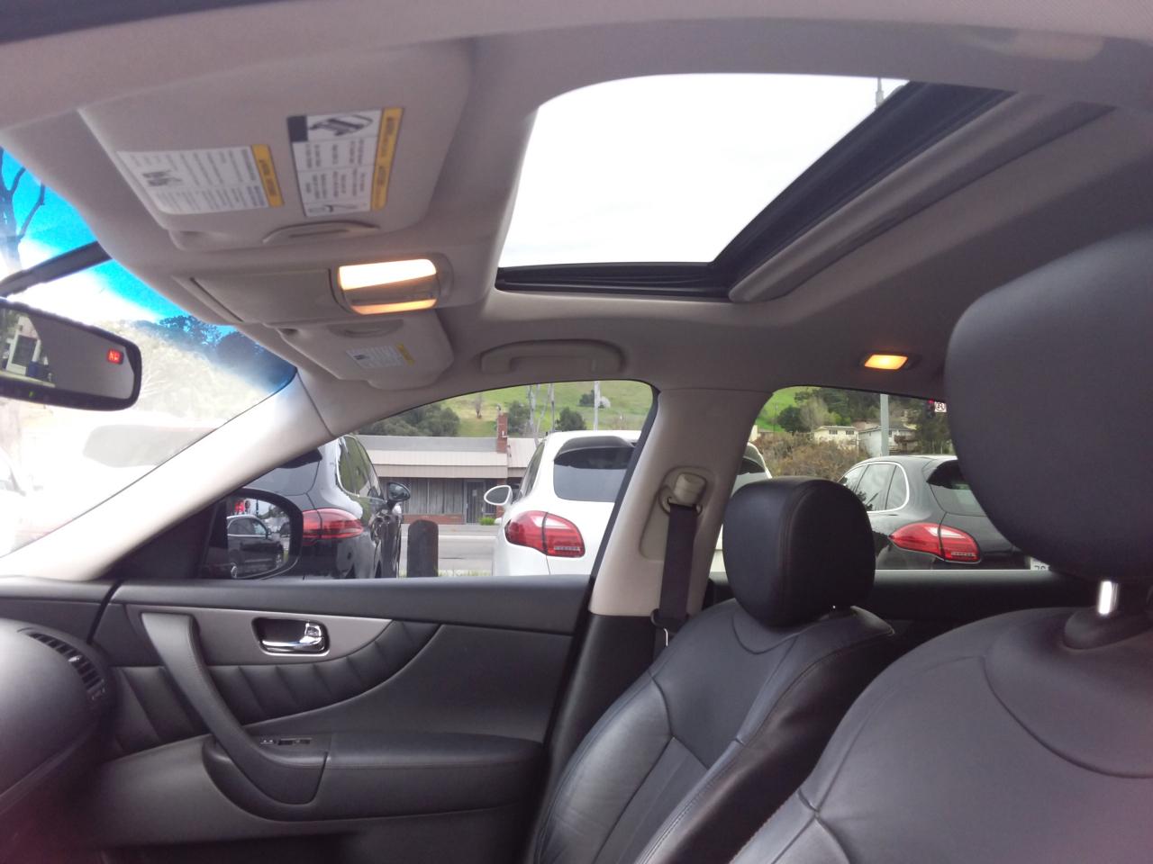 Infiniti QX70 Base AWD 2016